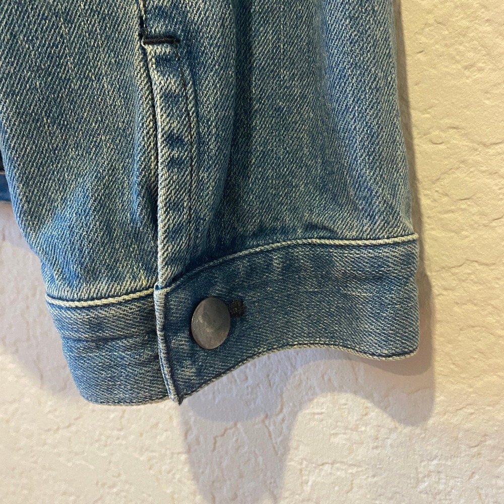 Chico's Denim Jacket Size 2 Large Embroidered Blue‎ Boho Western Open Festival - Picture 6 of 9